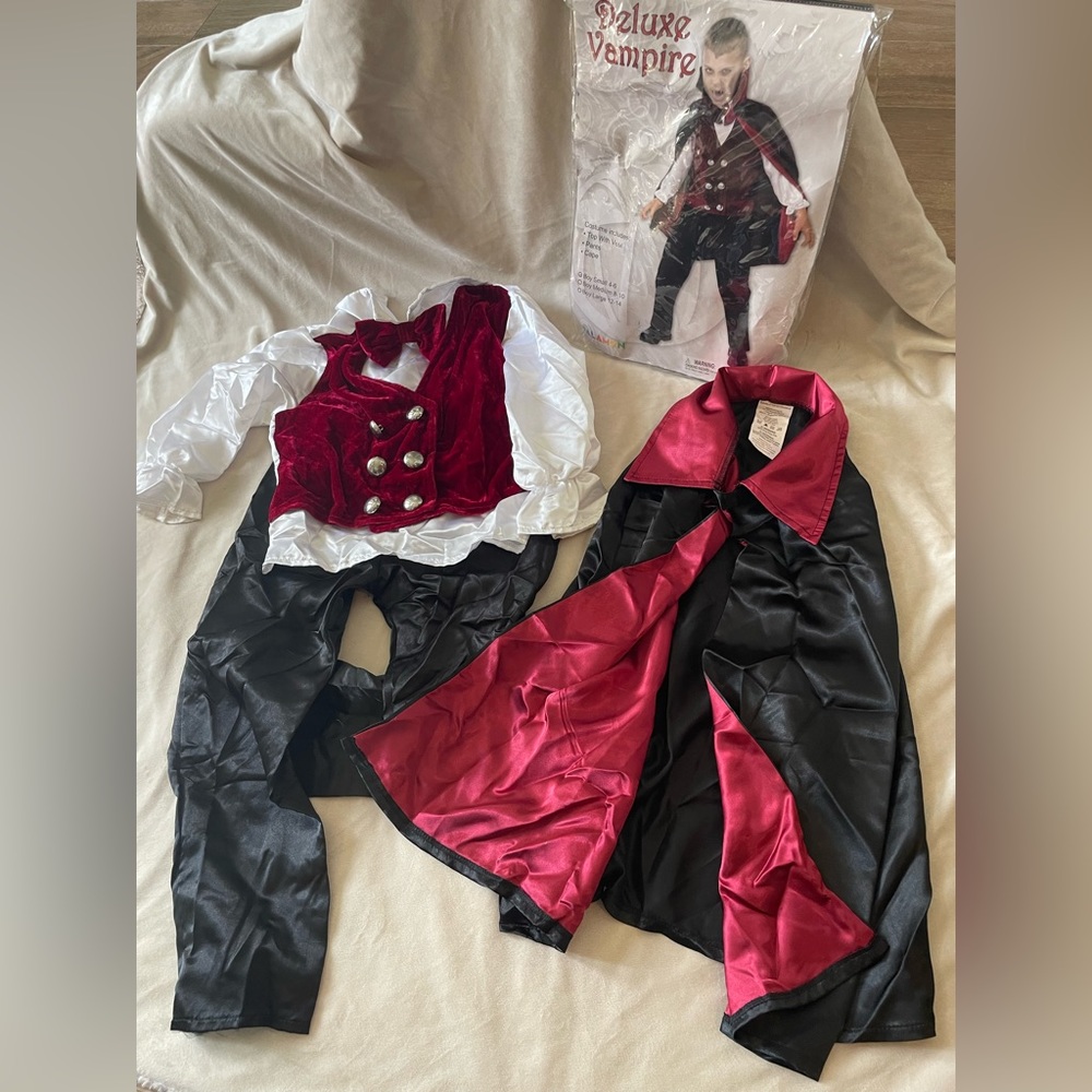 Kids deluxe vampire halloween costume